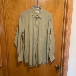 Pierre Cardin Men’s Dress Shirt.  Excellent Condition.  Size 16 (34/35).